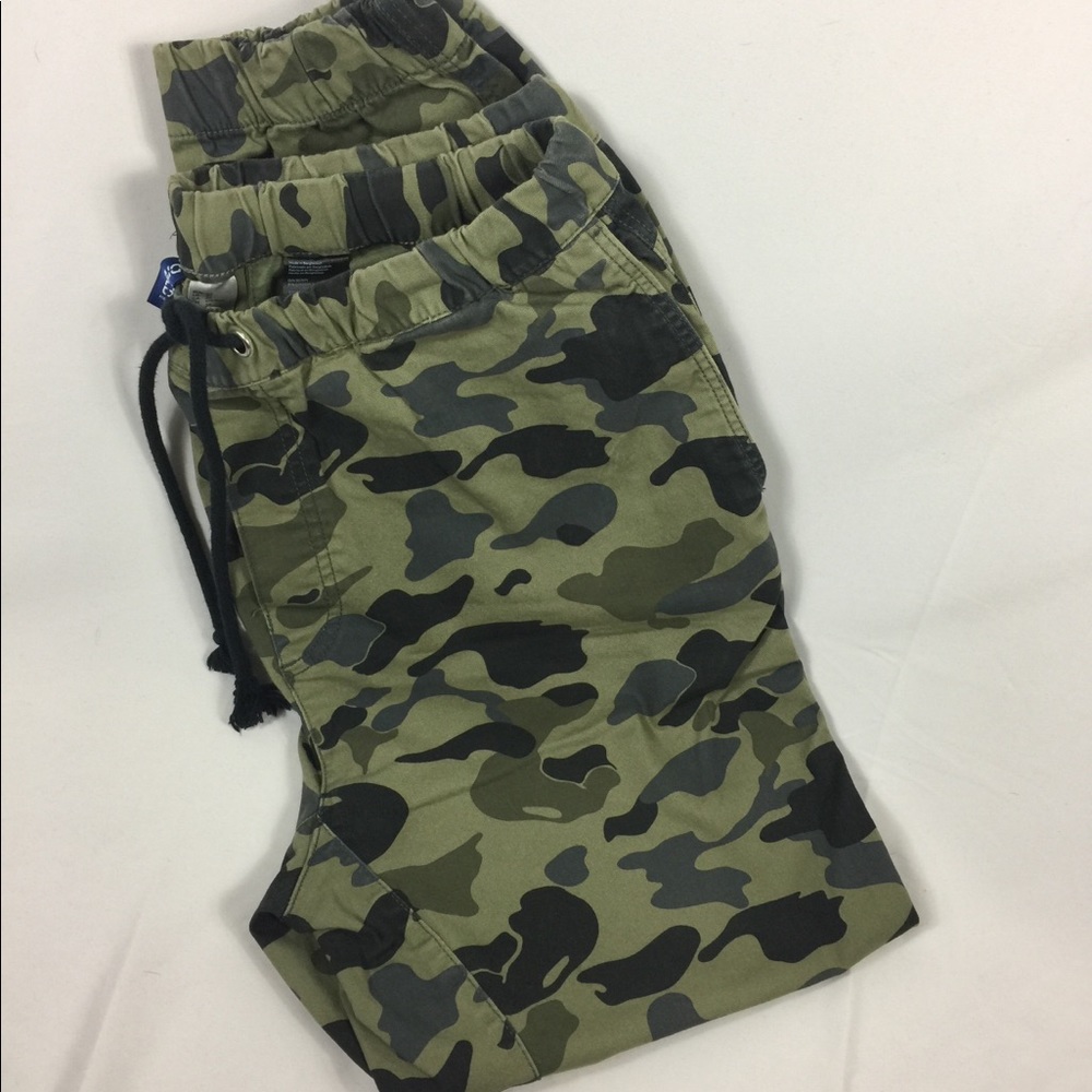 H&M camo men’s joggers